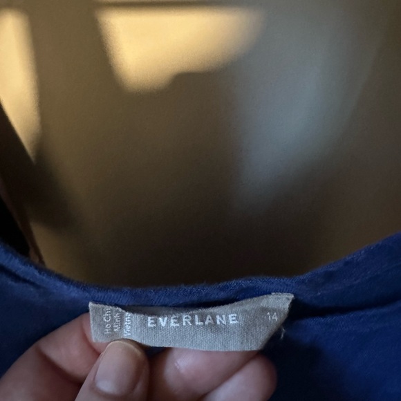 Everlane linen scoop neck top in mazarine blue, size 14 - Picture 4 of 5